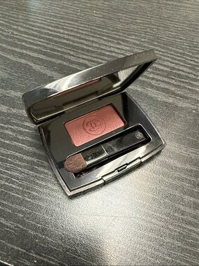 CHANEL Ombre Essentielle - Eye Shadow -             106 Hesitation